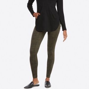 Cute SPANX® Look At Me Now Green / Black Legging